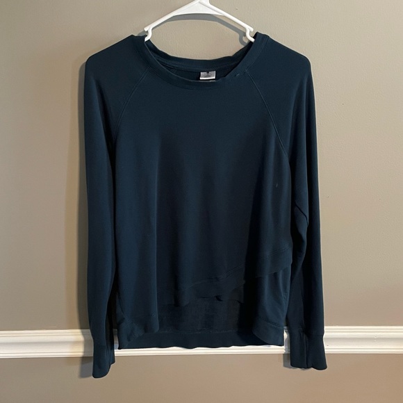 ⭐️4 for $10⭐️Faux Wrap Navy Athletic Shirt. - Picture 3 of 9